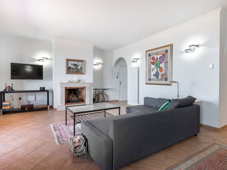 Apartment for Sale in La Mairena, Malaga 4