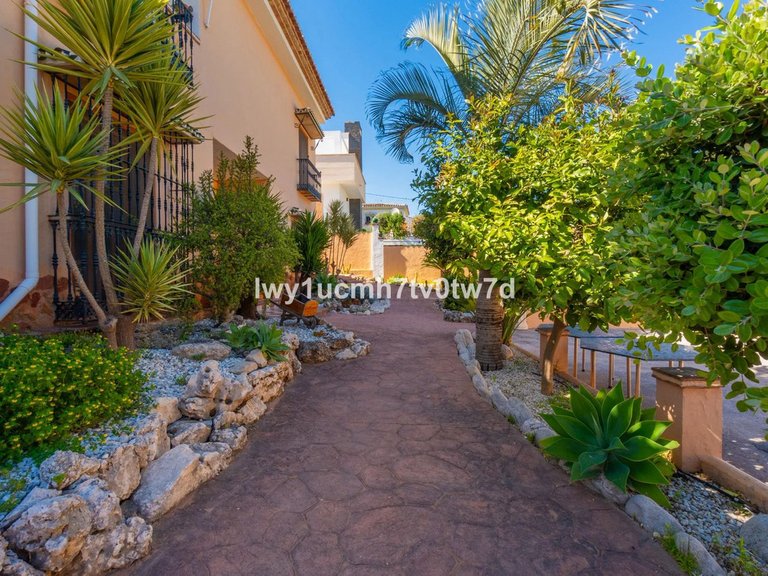Villa for Sale in Torremolinos, Malaga 10