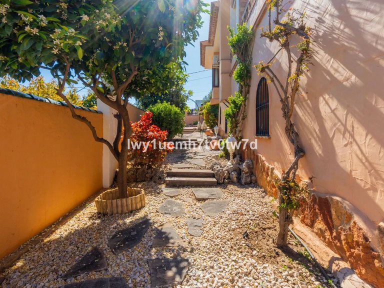 Villa for Sale in Torremolinos, Malaga 11