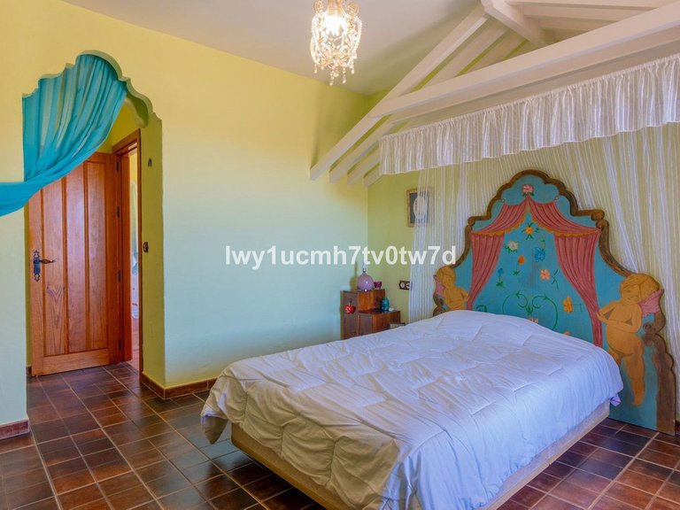 Villa for Sale in Torremolinos, Malaga 25