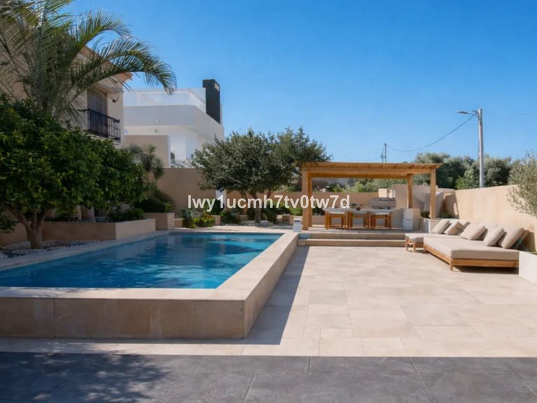 Villa for Sale in Torremolinos, Malaga 3