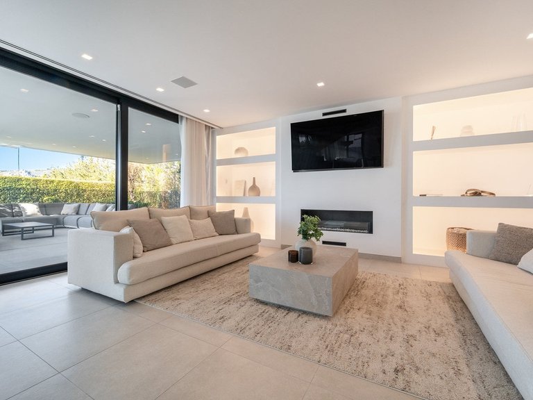 Villa for Sale in Nueva Andalucía, Malaga 10