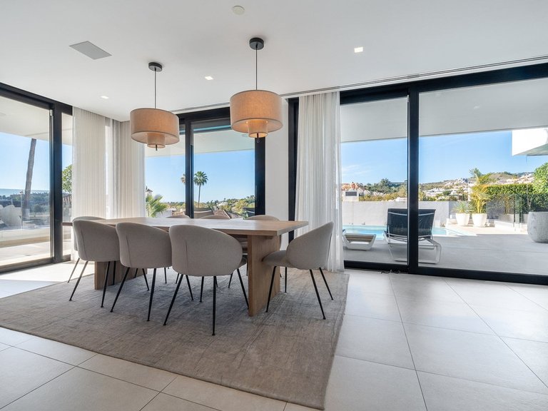 Villa for Sale in Nueva Andalucía, Malaga 12