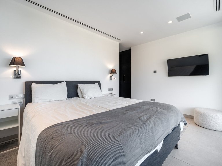 Villa for Sale in Nueva Andalucía, Malaga 19