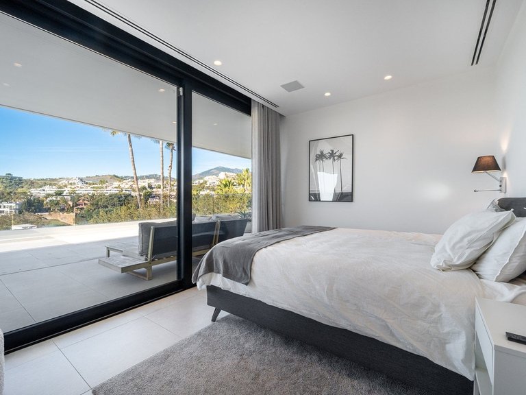 Villa for Sale in Nueva Andalucía, Malaga 21