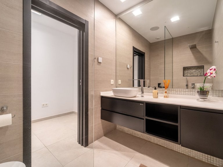 Villa for Sale in Nueva Andalucía, Malaga 30