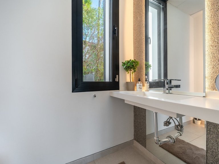 Villa for Sale in Nueva Andalucía, Malaga 32