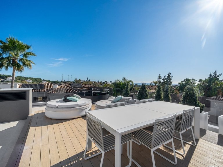 Villa for Sale in Nueva Andalucía, Malaga 37
