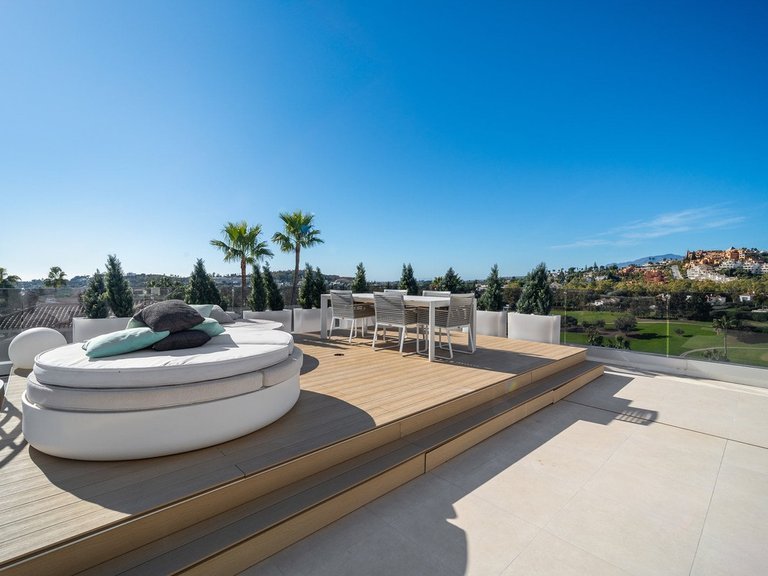 Villa for Sale in Nueva Andalucía, Malaga 38