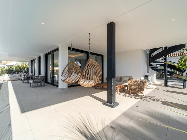 Villa for Sale in Nueva Andalucía, Malaga 39