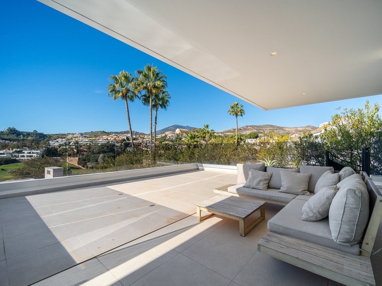 Villa for Sale in Nueva Andalucía, Malaga 42