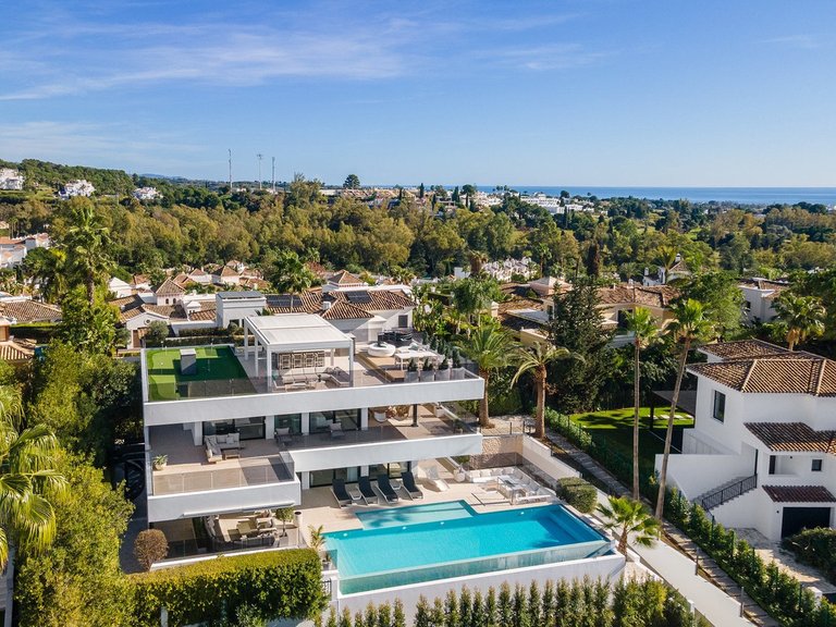 Villa for Sale in Nueva Andalucía, Malaga 48