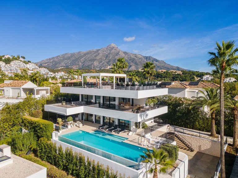 Villa for Sale in Nueva Andalucía, Malaga 49