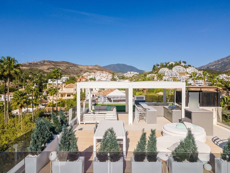 Villa for Sale in Nueva Andalucía, Malaga 50