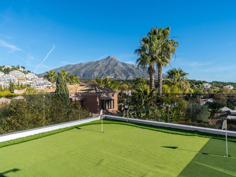Villa for Sale in Nueva Andalucía, Malaga 51