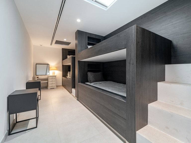 Villa for Sale in Nueva Andalucía, Malaga 58