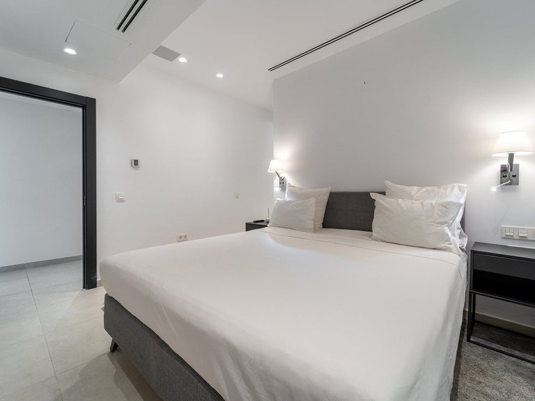 Villa for Sale in Nueva Andalucía, Malaga 60