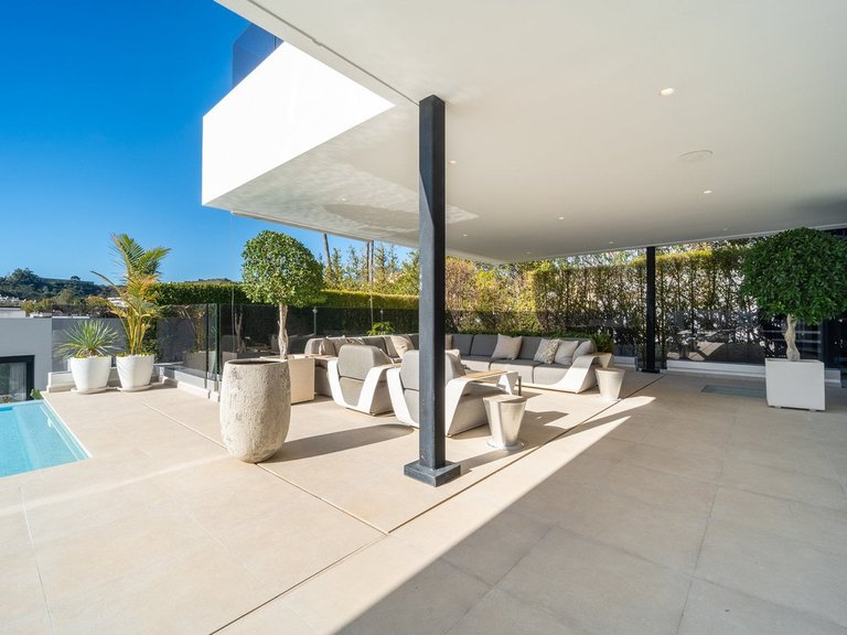 Villa for Sale in Nueva Andalucía, Malaga 61