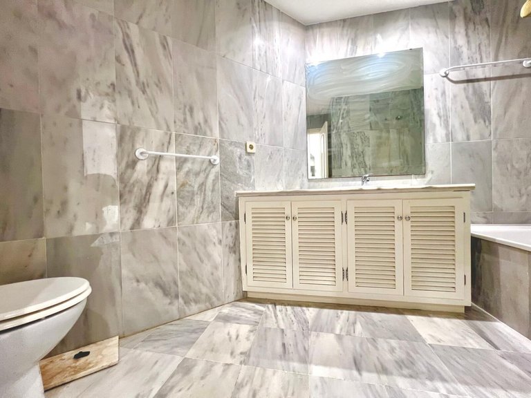 Apartment for Sale in Marbella, Malaga 14
