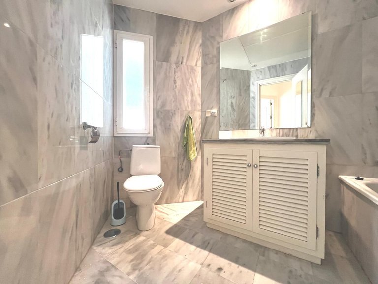 Apartment for Sale in Marbella, Malaga 15