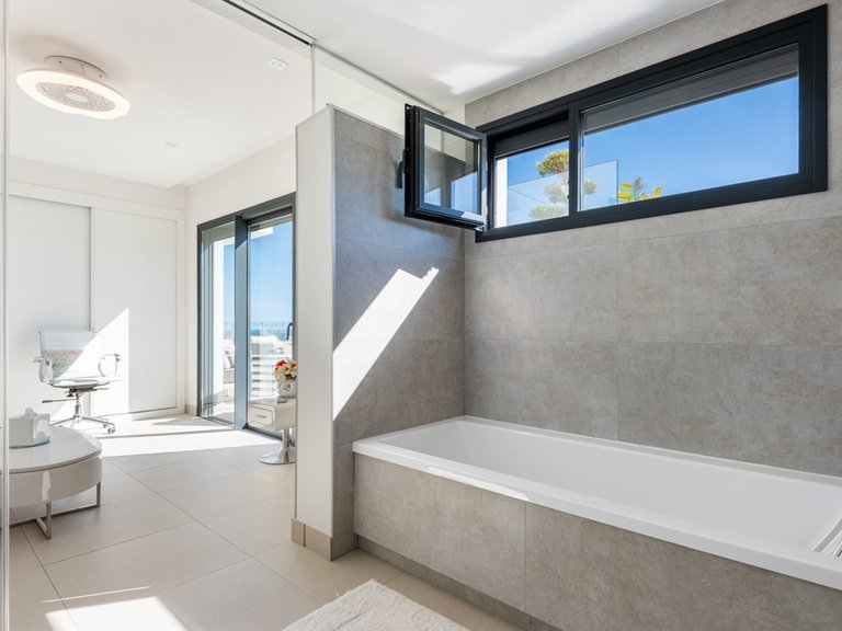 Apartment for Sale in Calanova Golf, Malaga 32