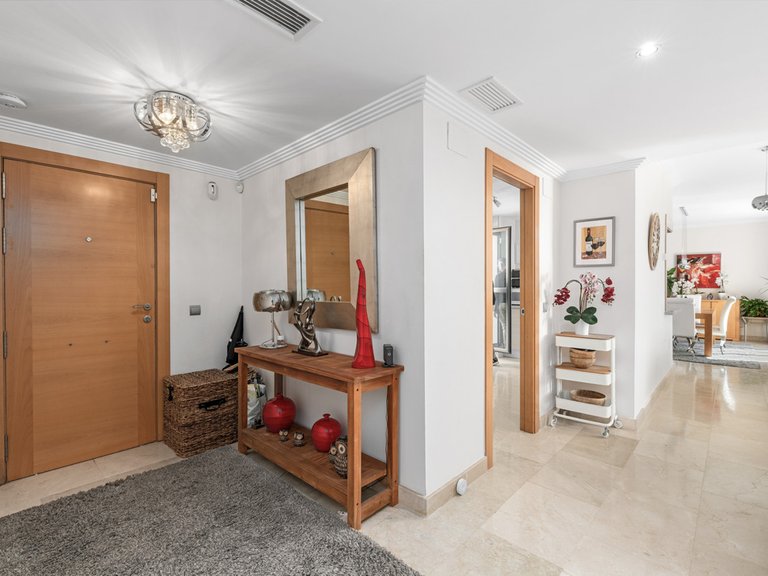 Apartment for Sale in Benahavís, Malaga 18