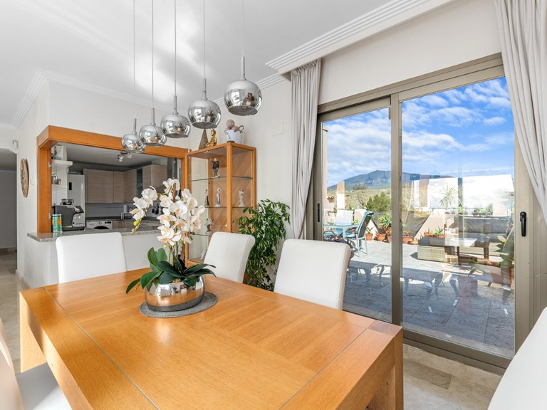 Apartment for Sale in Benahavís, Malaga 6