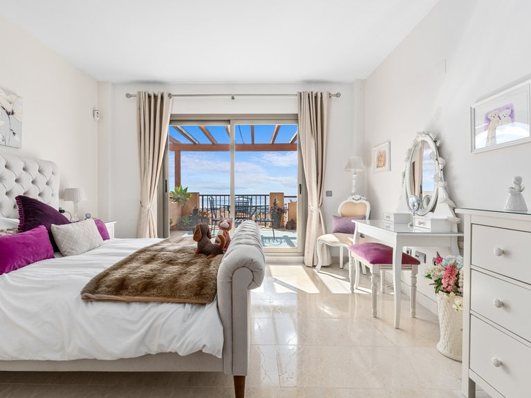 Apartment for Sale in Benahavís, Malaga 8