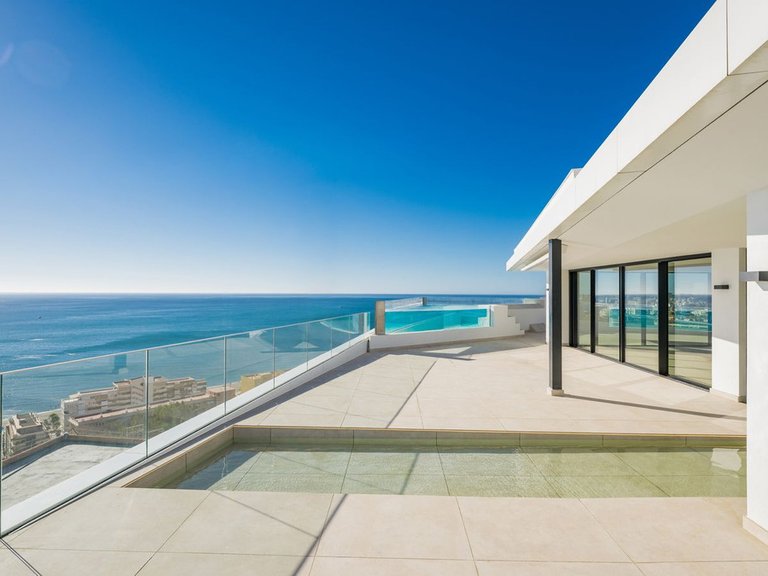 Apartment for Sale in Benalmadena, Malaga 1