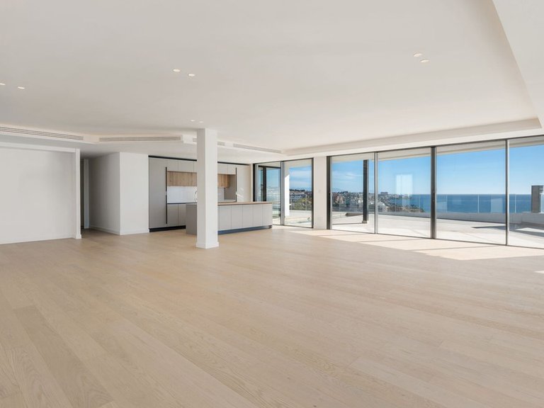 Apartment for Sale in Benalmadena, Malaga 8