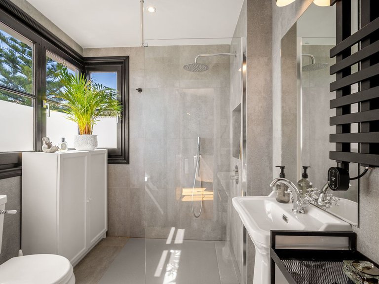 Villa for Sale in Marbella, Malaga 26