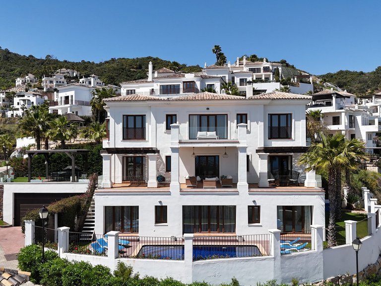 Villa for Sale in Benahavís, Malaga 1