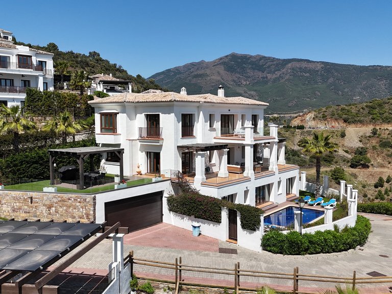 Villa for Sale in Benahavís, Malaga 2