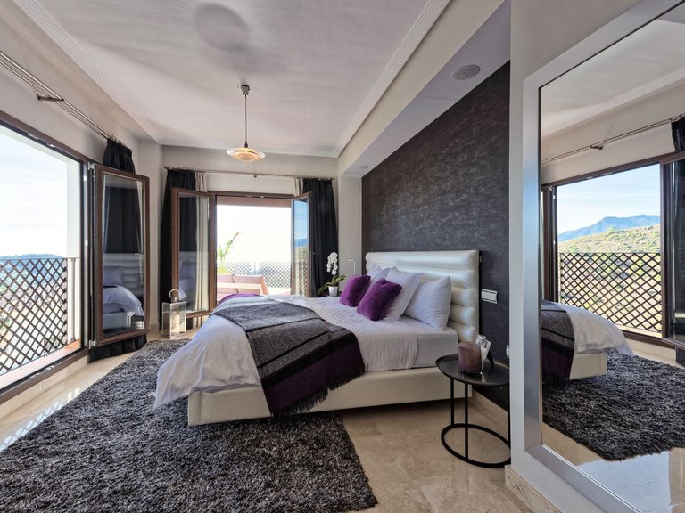 Villa for Sale in Benahavís, Malaga 23