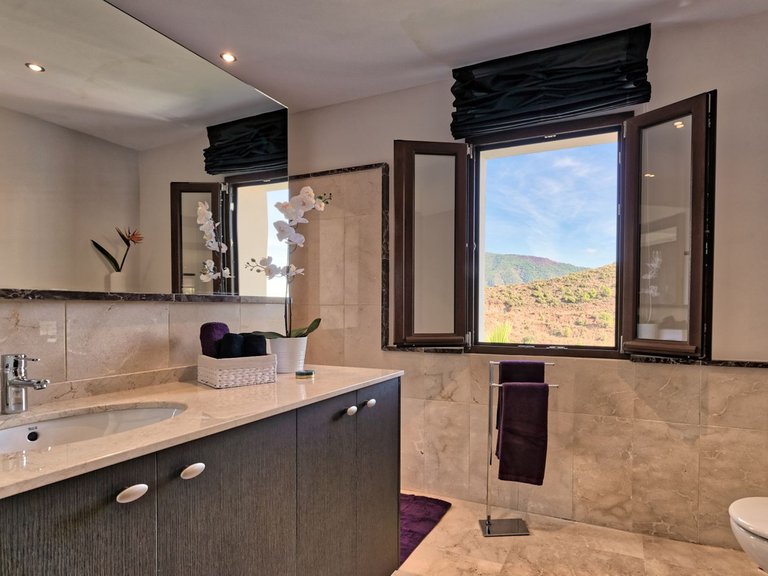 Villa for Sale in Benahavís, Malaga 24