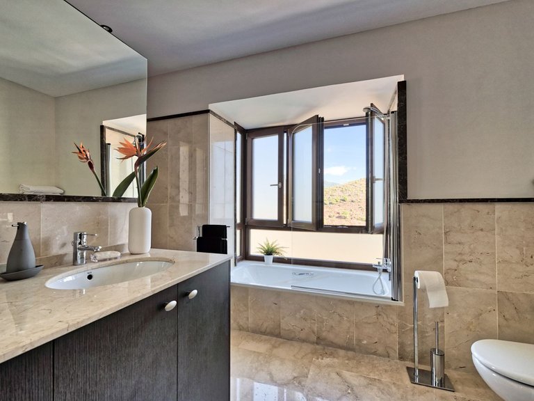Villa for Sale in Benahavís, Malaga 30