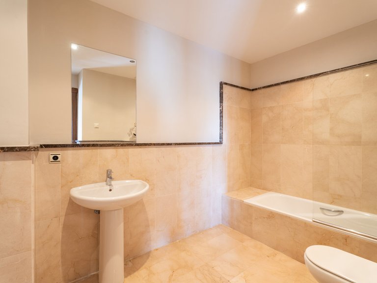 Villa for Sale in Benahavís, Malaga 36