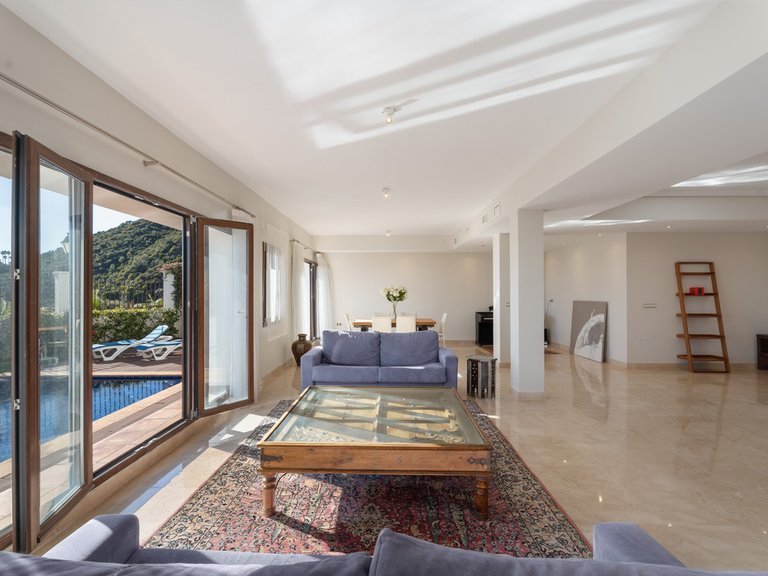 Villa for Sale in Benahavís, Malaga 39