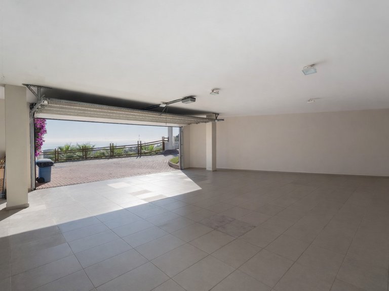 Villa for Sale in Benahavís, Malaga 44