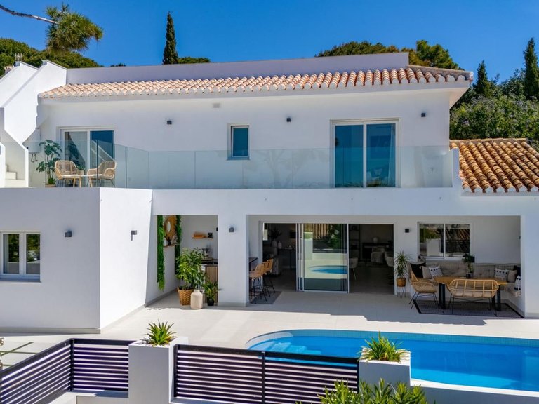 Villa for Sale in Costa del Sol, La Cala De Mijas, Malaga 1