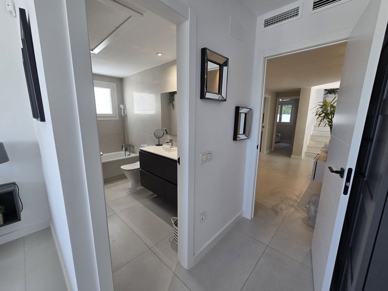Villa for Sale in Costa del Sol, La Cala De Mijas, Malaga 17