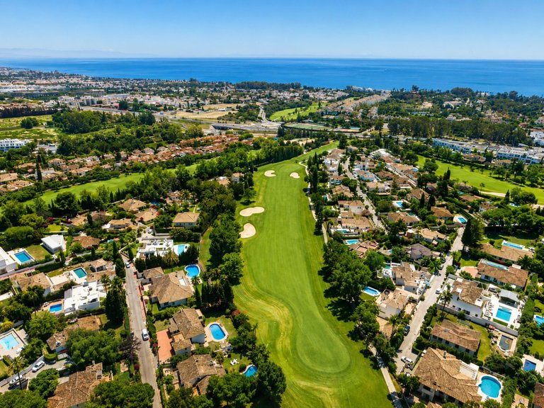 Villa for Sale in Costa del Sol Guadalmina Alta, Malaga 3