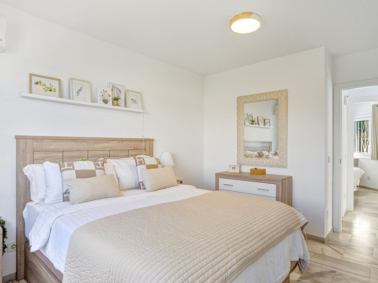 Villa for Sale in Calahonda, Malaga 12