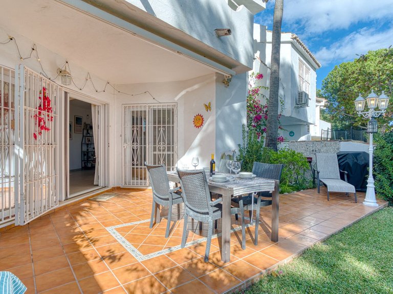Villa for Sale in Calahonda, Malaga 28