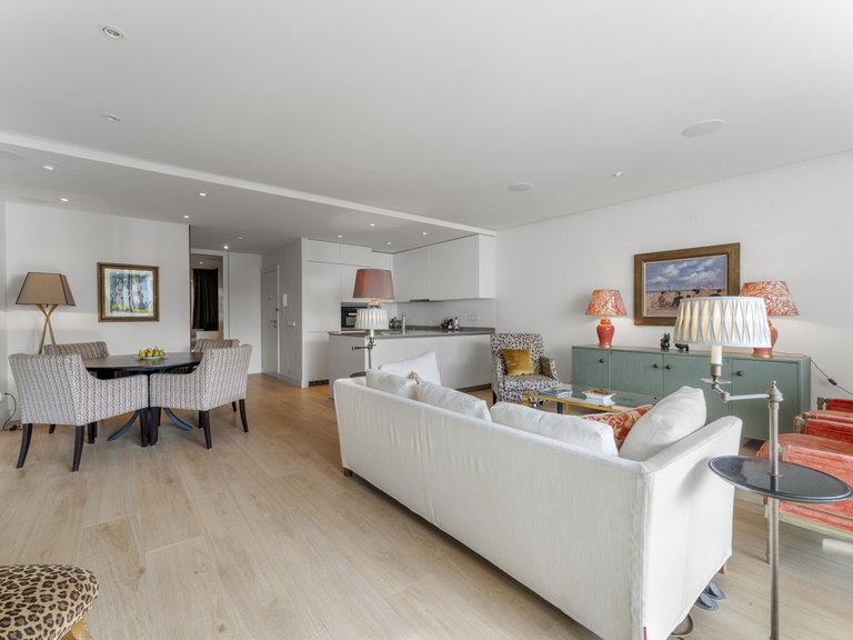 Apartment for Sale in The Golden Mile, Malaga 3
