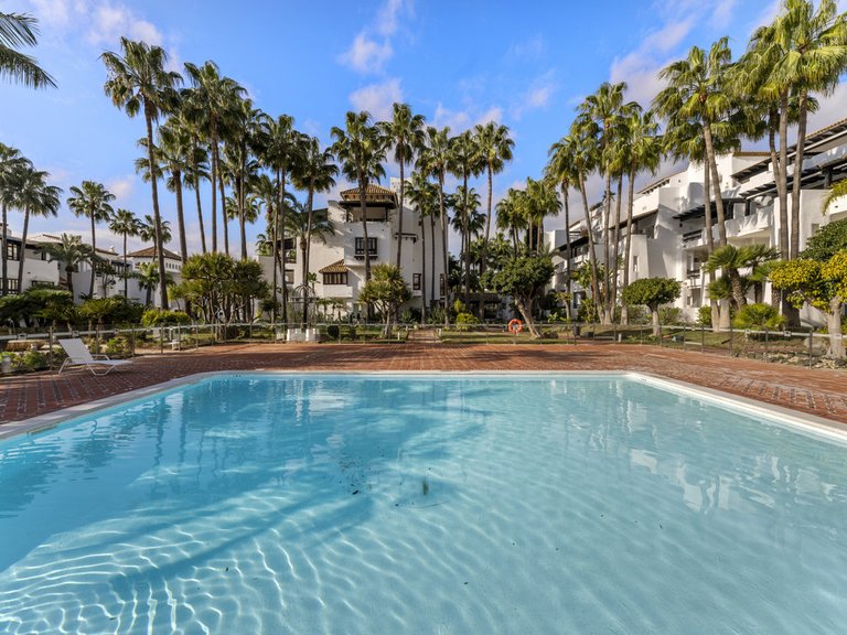 Apartment for Sale in The Golden Mile, Malaga 8