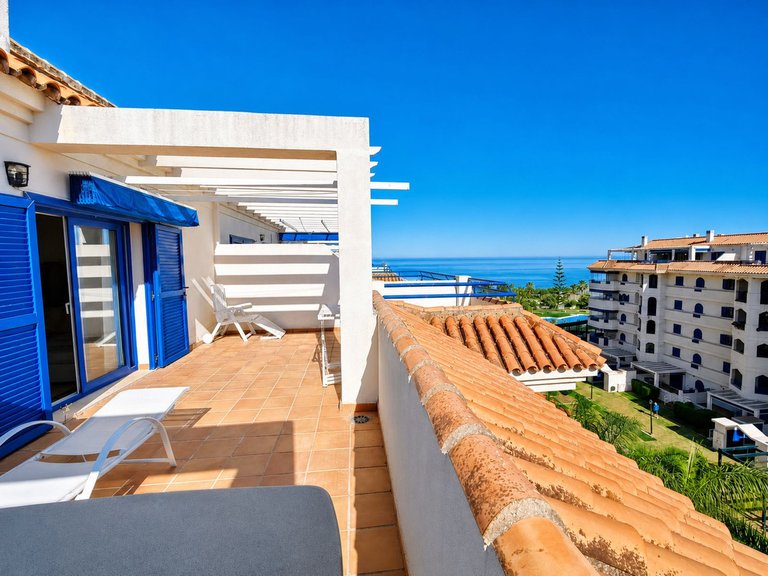 Penthouse for Sale in San Luis De Sabinillas, Malaga 5