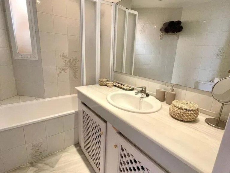 Apartment for Sale in Calahonda, Malaga 11