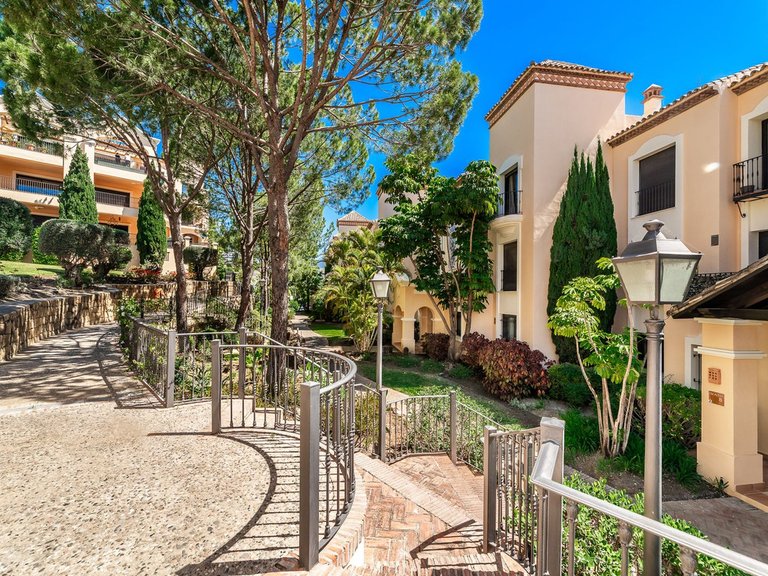Apartment for Sale in La Quinta, Malaga 1