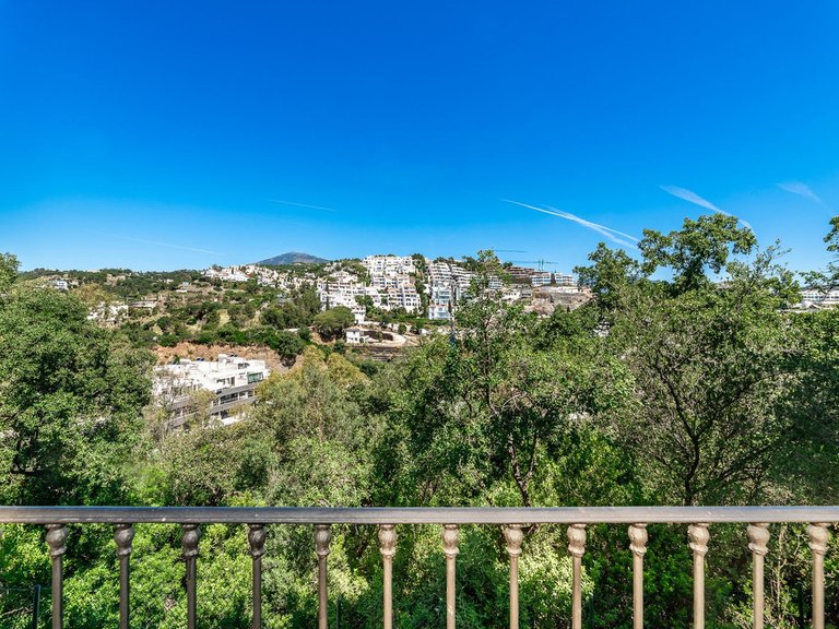 Apartment for Sale in La Quinta, Malaga 12